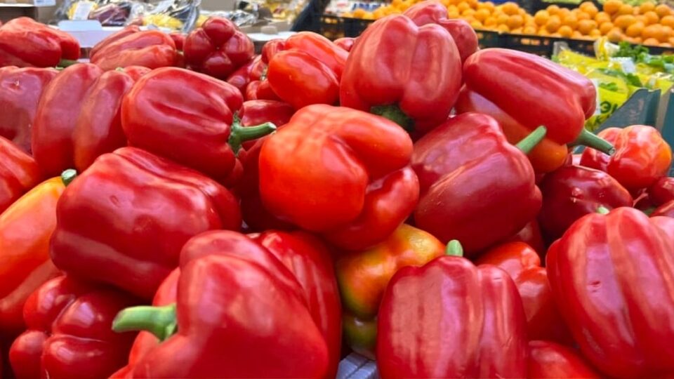 Цены на овощи упали, а смартфоны подорожали по данным Комстата