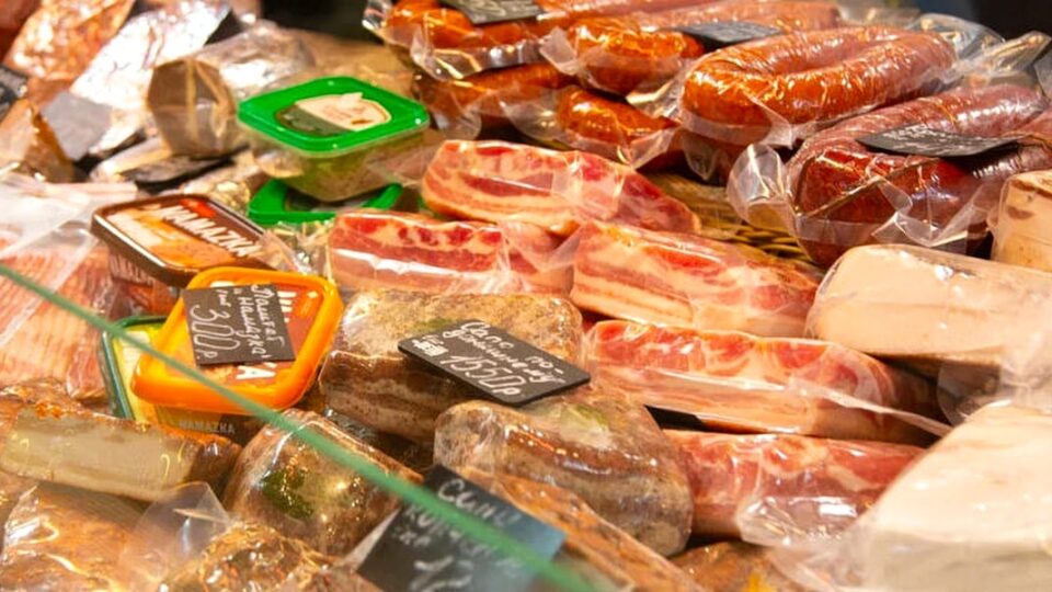Российский блогер оценил ассортимент продуктов на рынке Казахстана