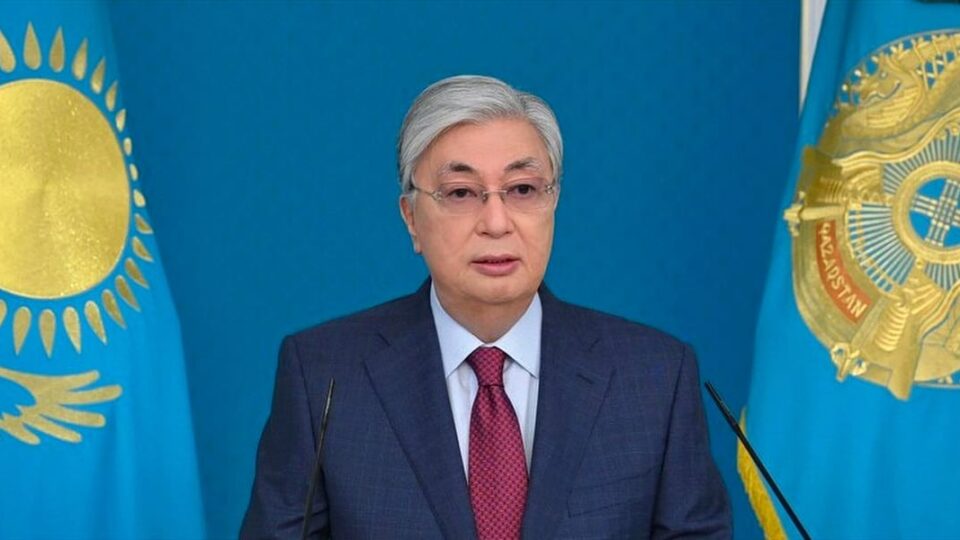 Токаев требует пересмотра учебников из-за недостоверной информации