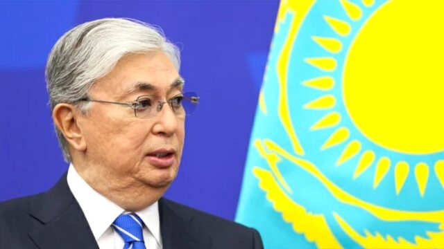 Токаев ерлерді құшақтасудан қол алысуға шақырды