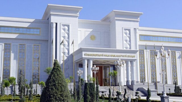 Казахстан и Туркменистан укрепляют двусторонние связи