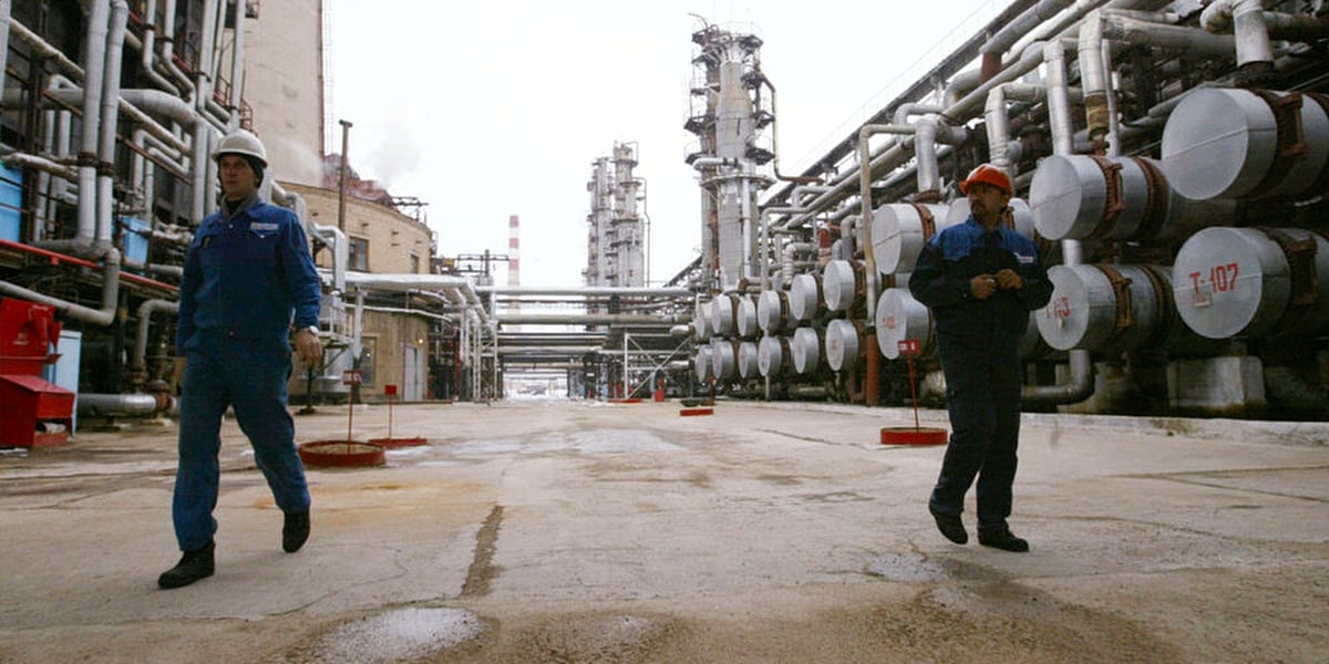 Казахстан и Россия обсуждают переработку нефти на казахстанских НПЗ