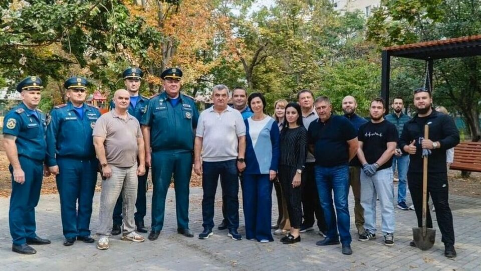 Мелитопольдегі Өрт сөндірушілер скверін абаттандыру: 80 ағаш отырғызылды