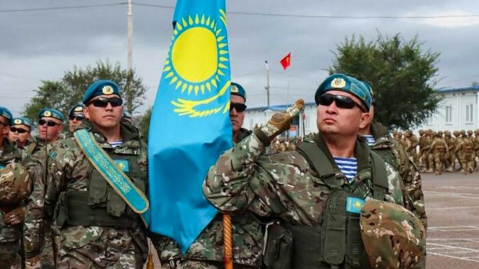 Звонки после трагедии на Каспии: Казахстанцы делятся опытом