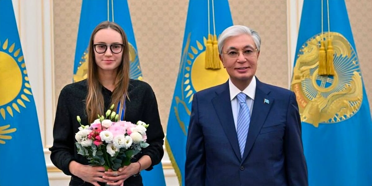 Президент Казахстана вручил орден первой ракетке мира Елене Рыбакиной