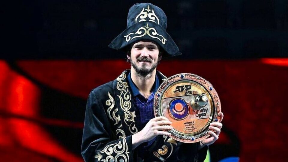 Медведев и Рублев начнут выступление на турнире ATP-250 в Алматы со второго круга