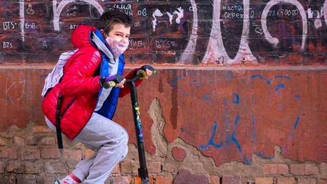 В Таразе школьник остался слепым после драки, обидчик получил 7 лет