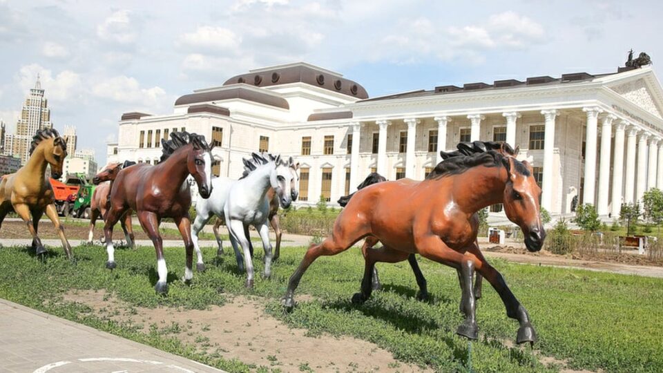 Саша Барон Коэн қазақстандықтардан Борат бейнесі үшін кешірім сұрады