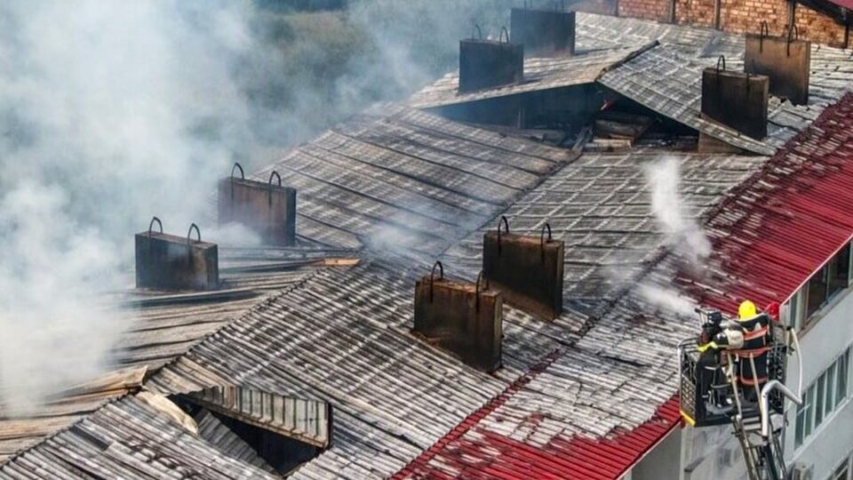 Эвакуация 120 человек из пятиэтажки в Конаеве из-за пожара