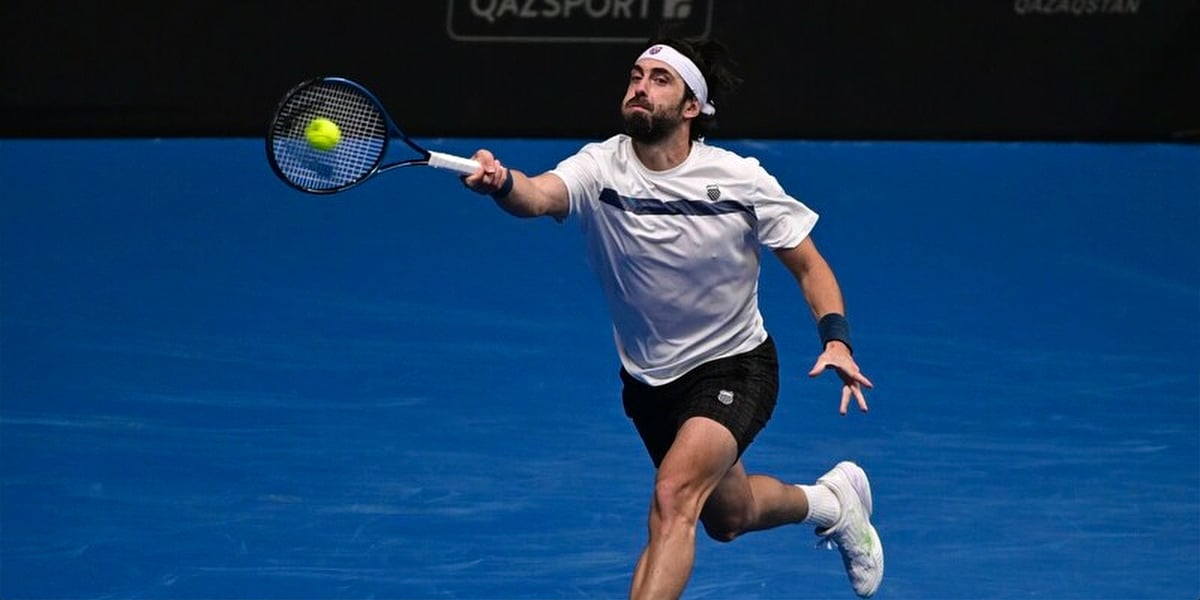 Басилашвили вышел в финал турнира Almaty Open после победы над Циципасом